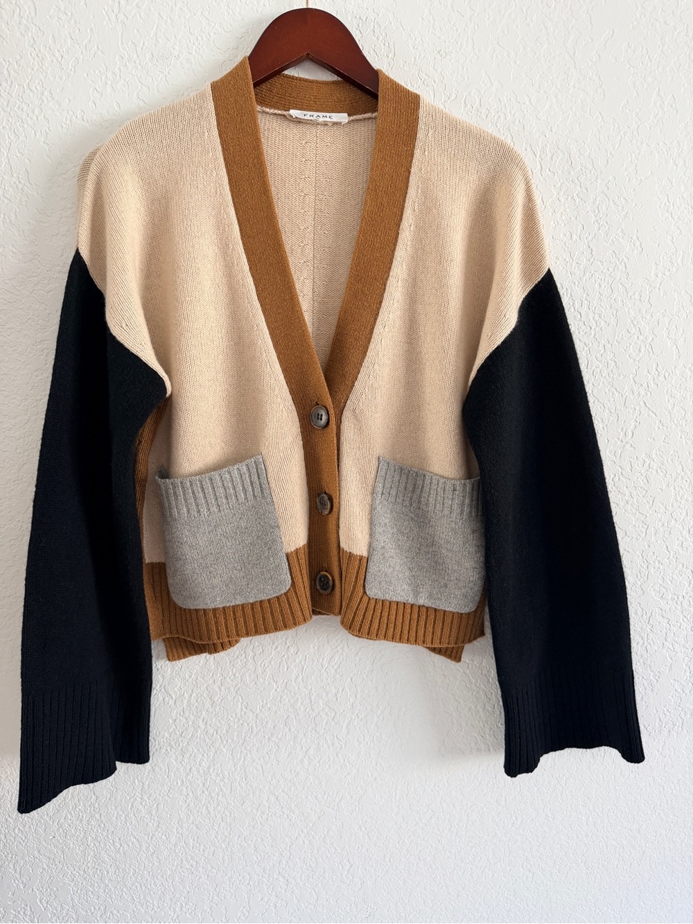 Frame Colorblock over sized V-Neck Cardigan Sweater - Beige, Black & Brown